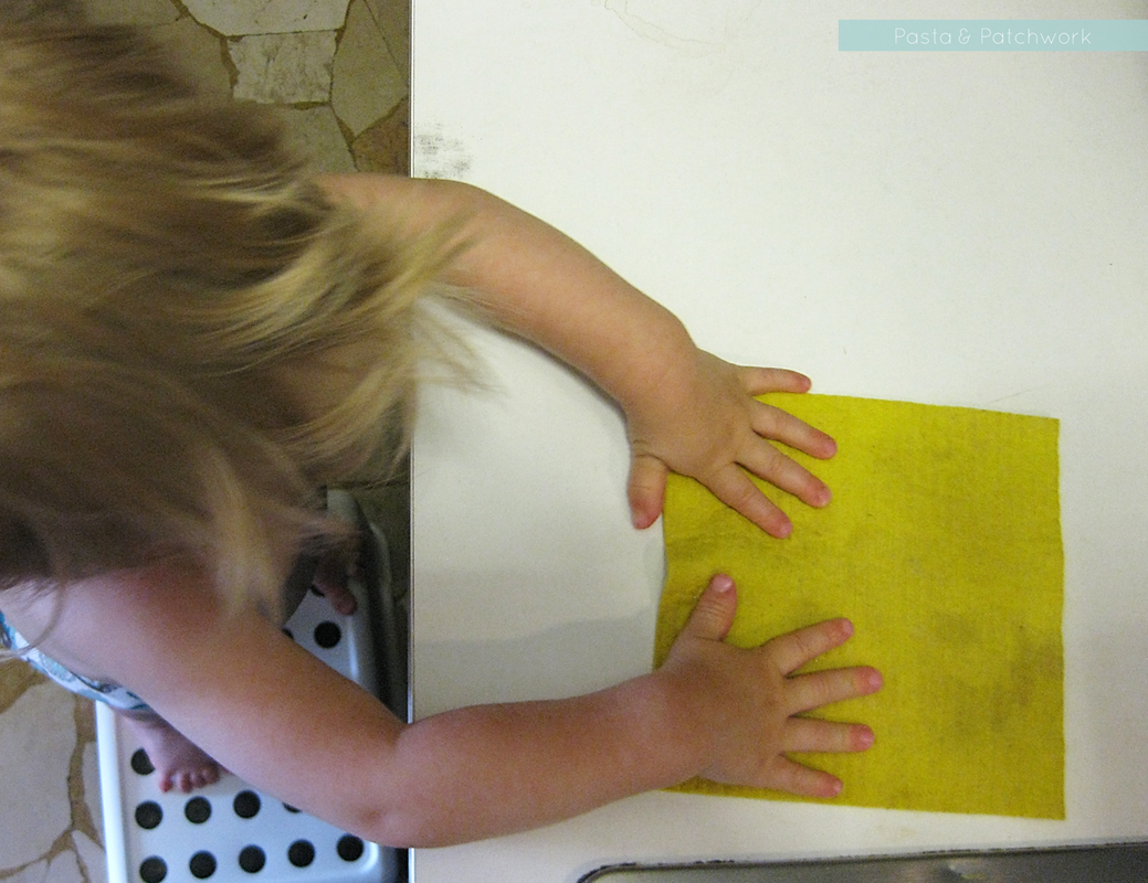 8 Cheap & (almost) No-Prep Toddler Activities - 12 to 18 months | Wiping up spills 
